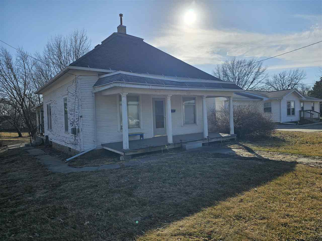 419 W Jackson Street Sigourney IA 52591