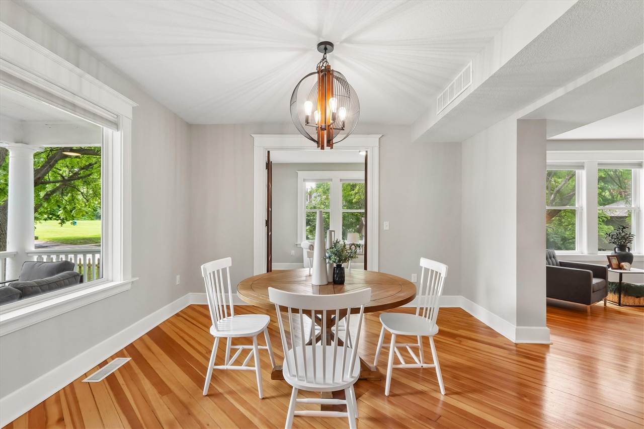 1025 N Summit Street Iowa City IA 52245