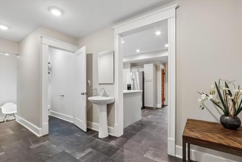 1025 N Summit Street Iowa City IA 52245