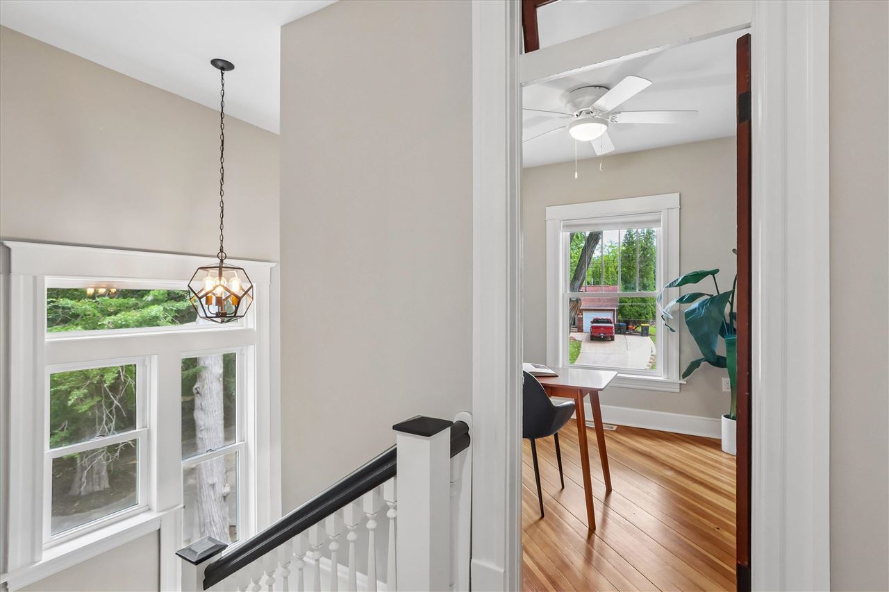 1025 N Summit Street Iowa City IA 52245