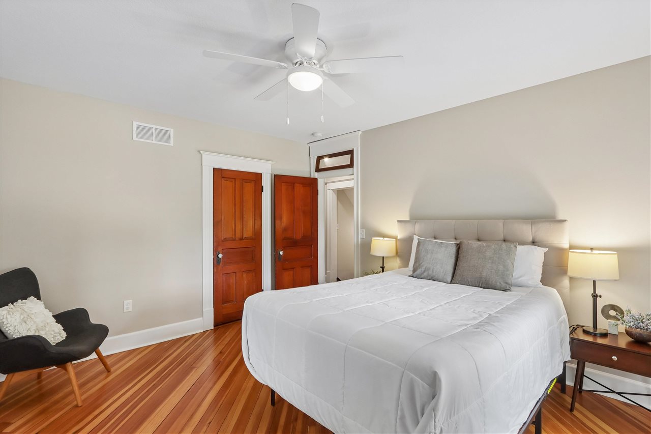 1025 N Summit Street Iowa City IA 52245