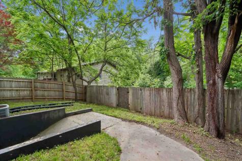 1025 N Summit Street Iowa City IA 52245