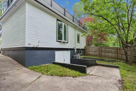 1025 N Summit Street Iowa City IA 52245