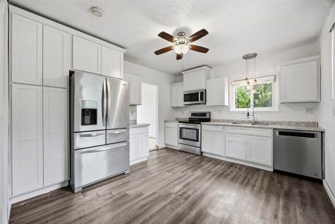 1224 SW 20th Street Cedar Rapids IA 52404