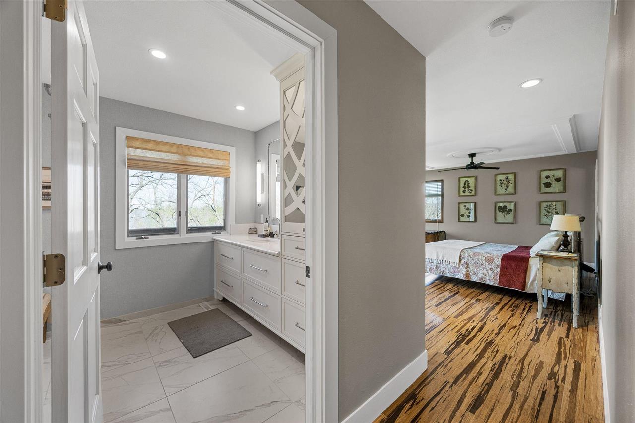 1896 Sunset Drive NE Solon IA 52333