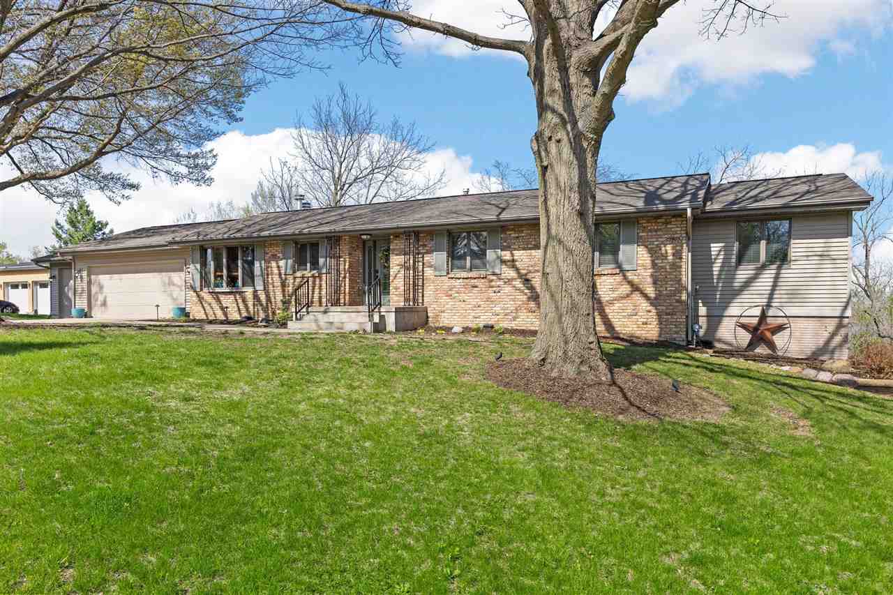 1896 Sunset Drive NE Solon IA 52333