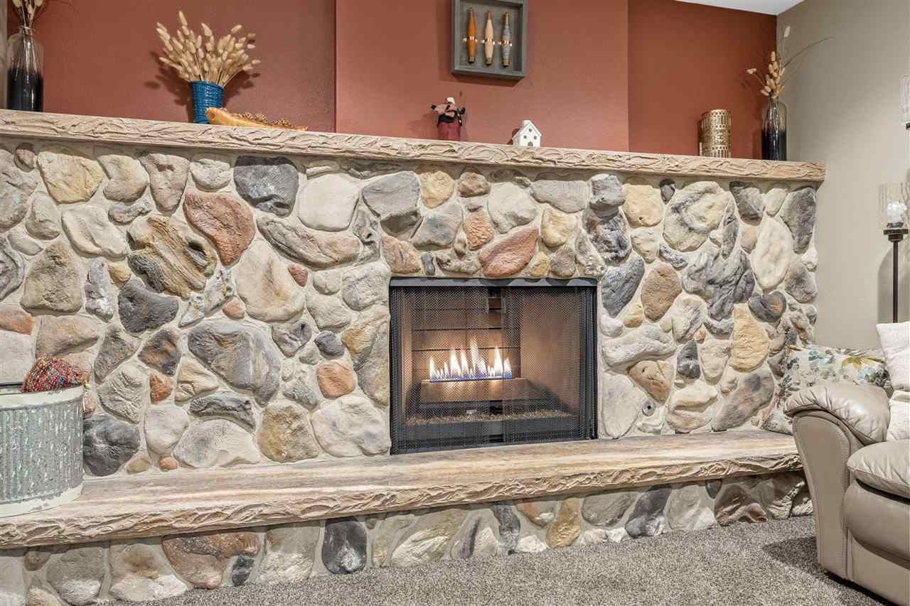 1896 Sunset Drive NE Solon IA 52333