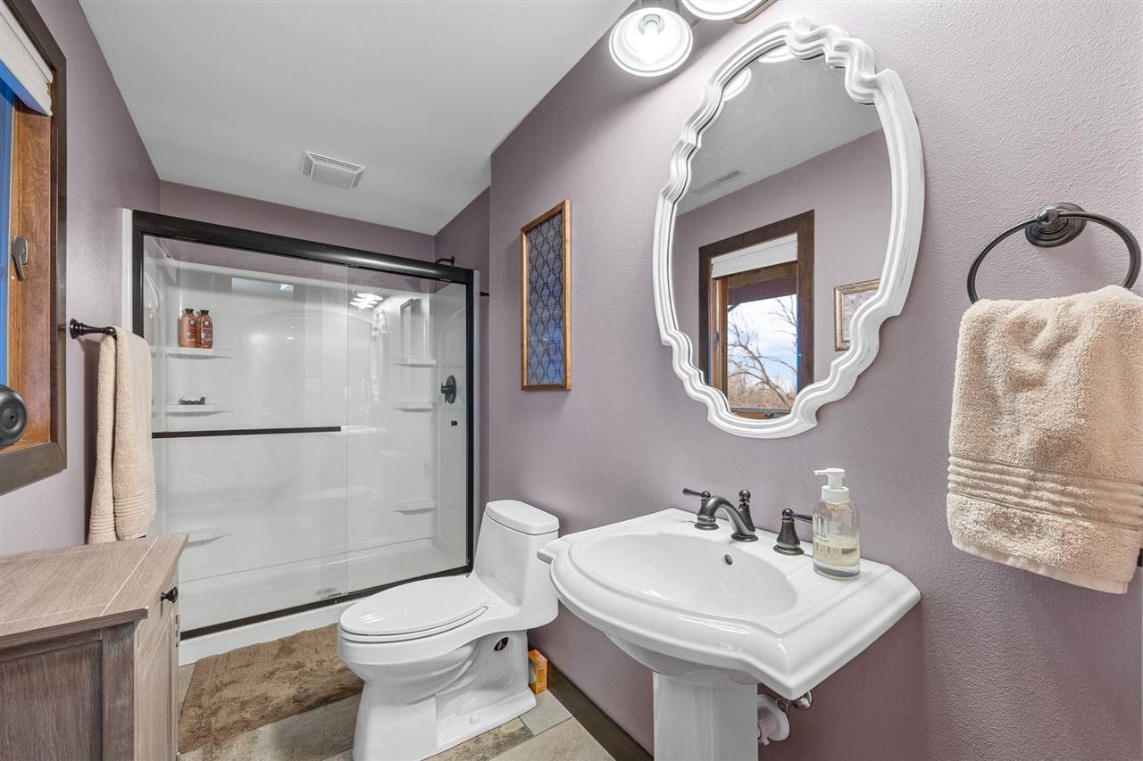 1896 Sunset Drive NE Solon IA 52333