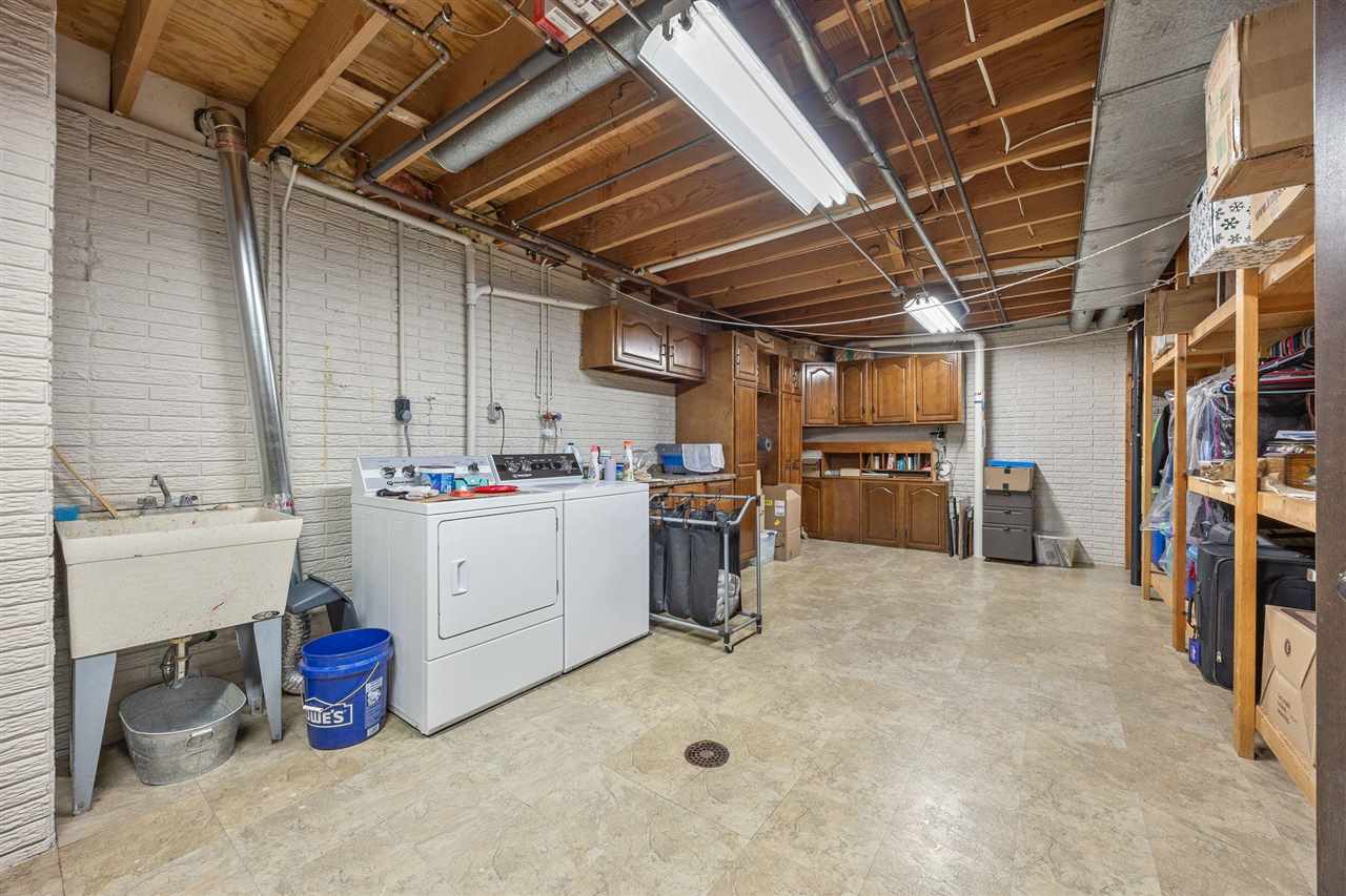 1896 Sunset Drive NE Solon IA 52333
