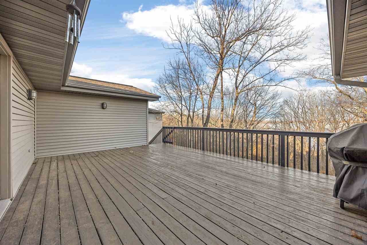 1896 Sunset Drive NE Solon IA 52333