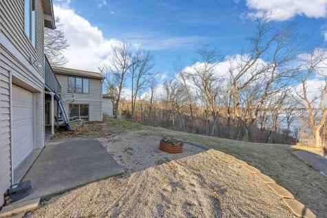 1896 Sunset Drive NE Solon IA 52333