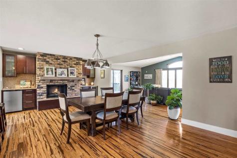 1896 Sunset Drive NE Solon IA 52333