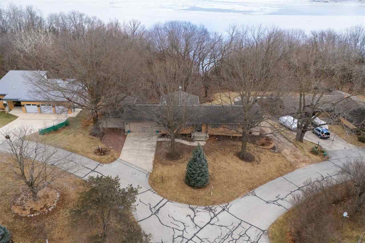 1896 Sunset Drive NE Solon IA 52333
