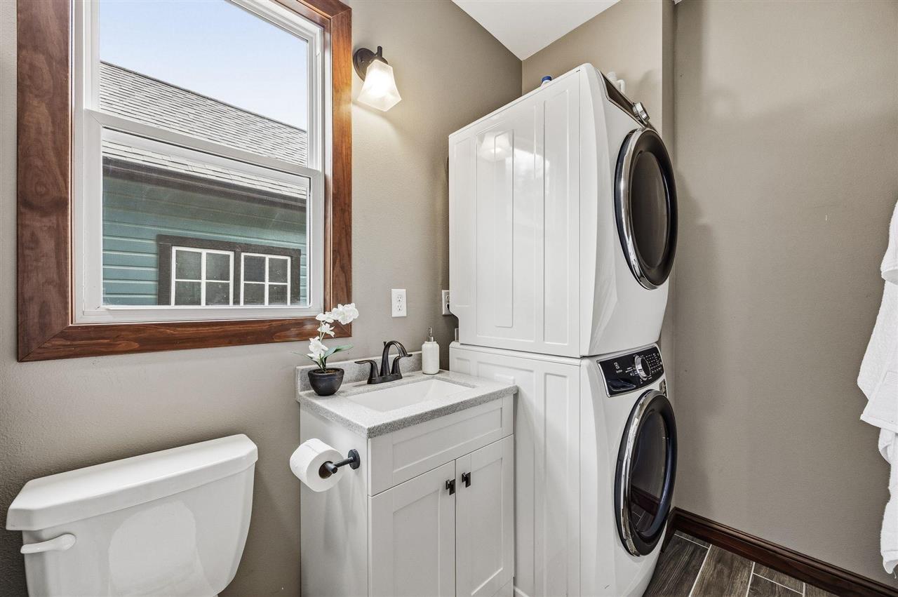 160 N George Street North Liberty IA 52317