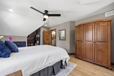 160 N George Street North Liberty IA 52317
