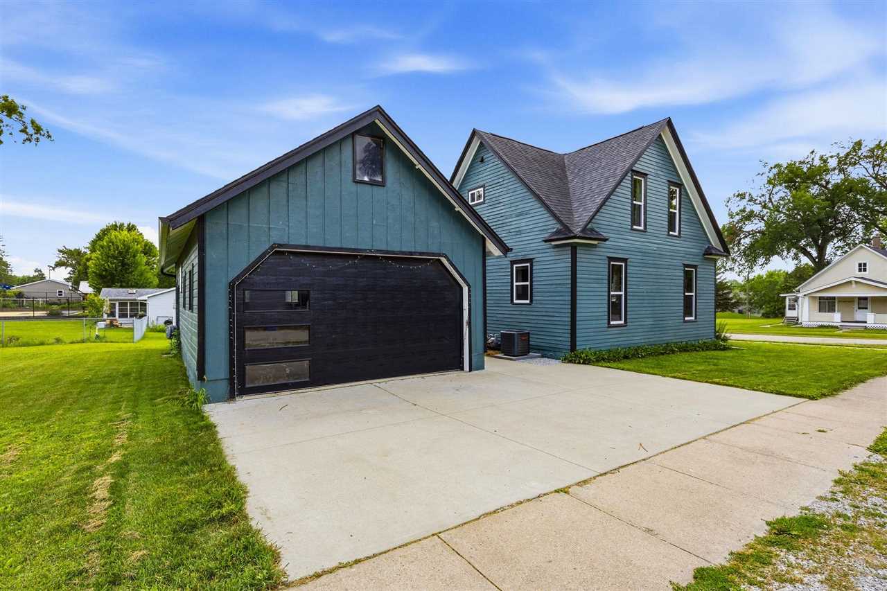 160 N George Street North Liberty IA 52317