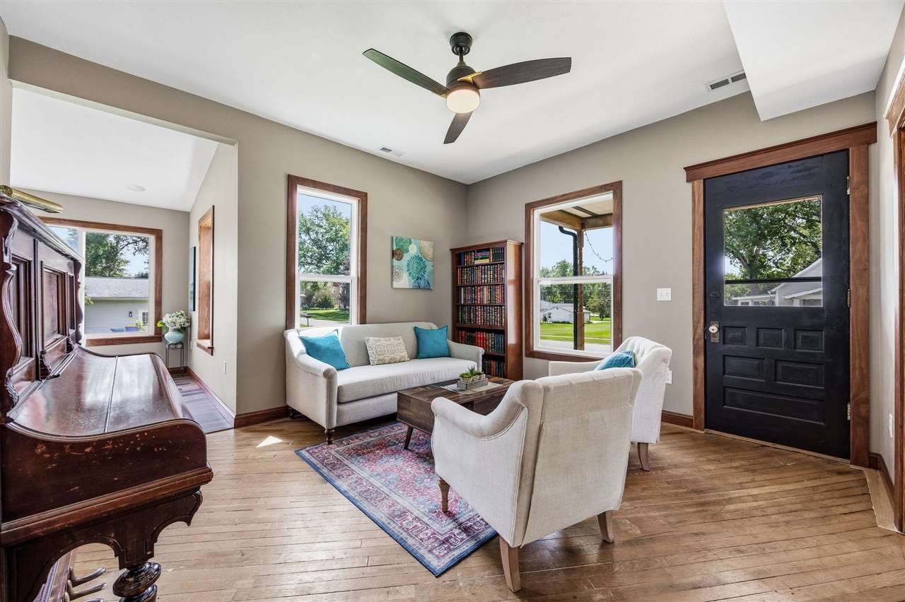 160 N George Street North Liberty IA 52317