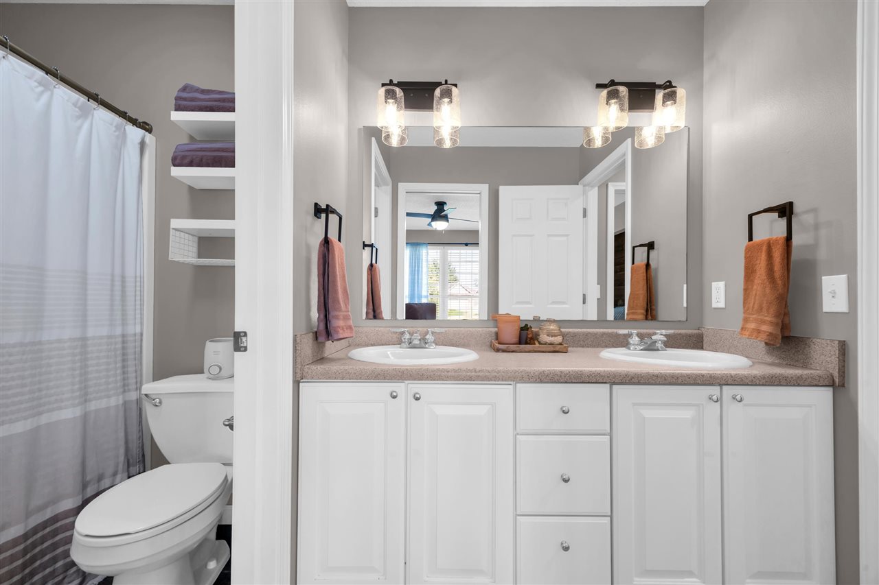 2120 Avalon Lane Coralville IA 52241