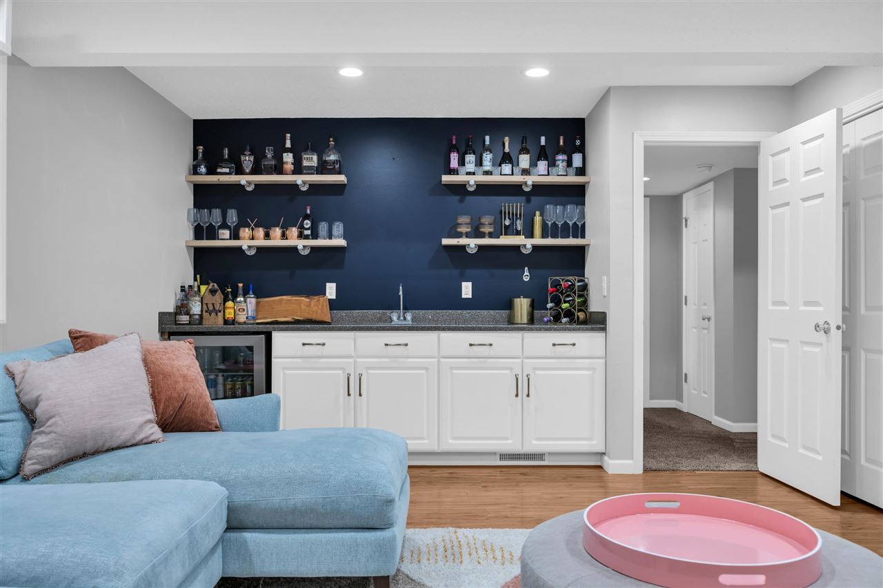 2120 Avalon Lane Coralville IA 52241