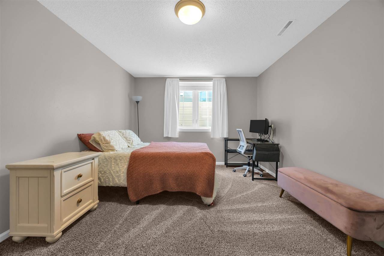 2120 Avalon Lane Coralville IA 52241