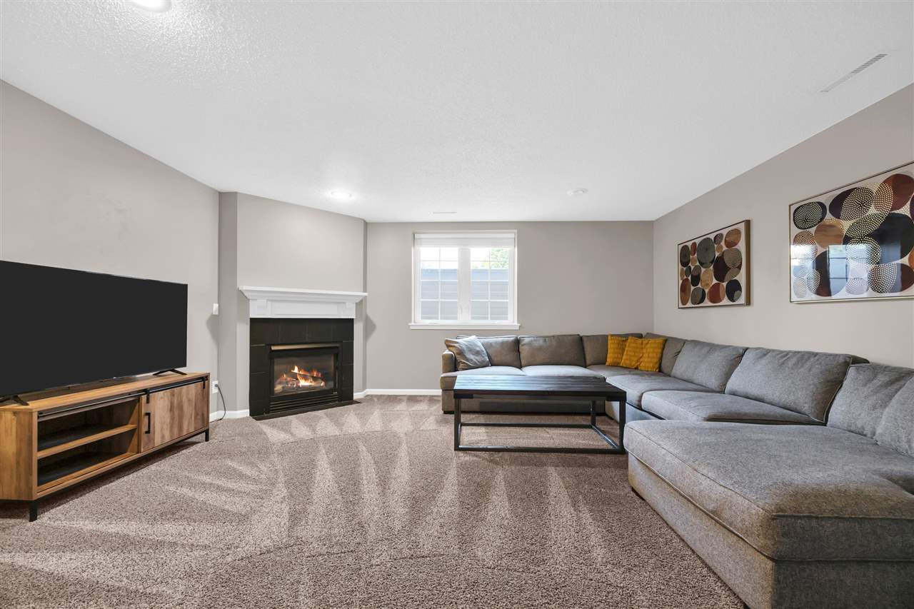 2120 Avalon Lane Coralville IA 52241