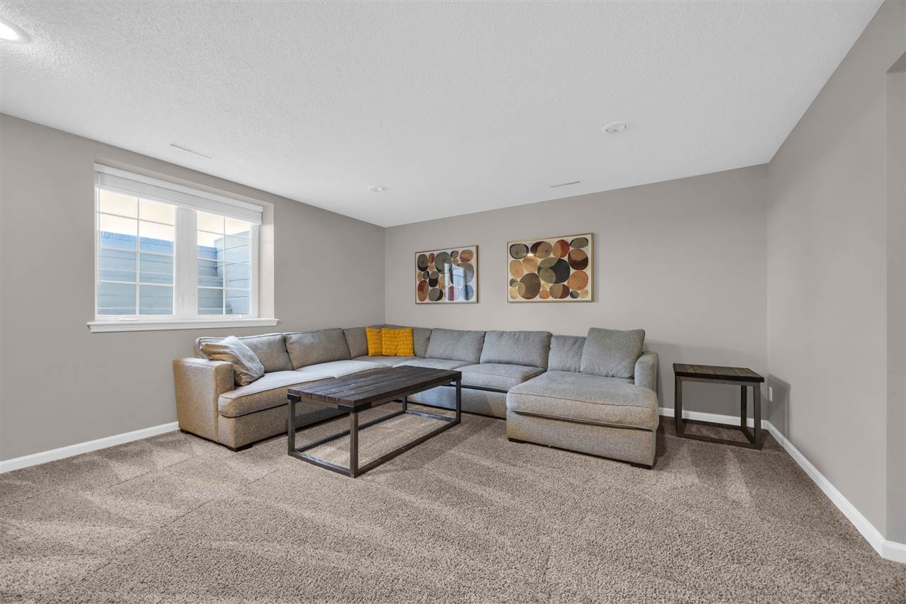 2120 Avalon Lane Coralville IA 52241