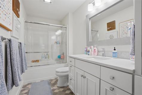 302 Windmill Place Iowa City IA 52245