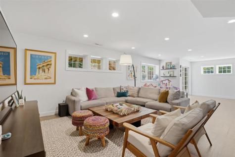302 Windmill Place Iowa City IA 52245