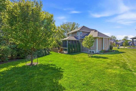 302 Windmill Place Iowa City IA 52245