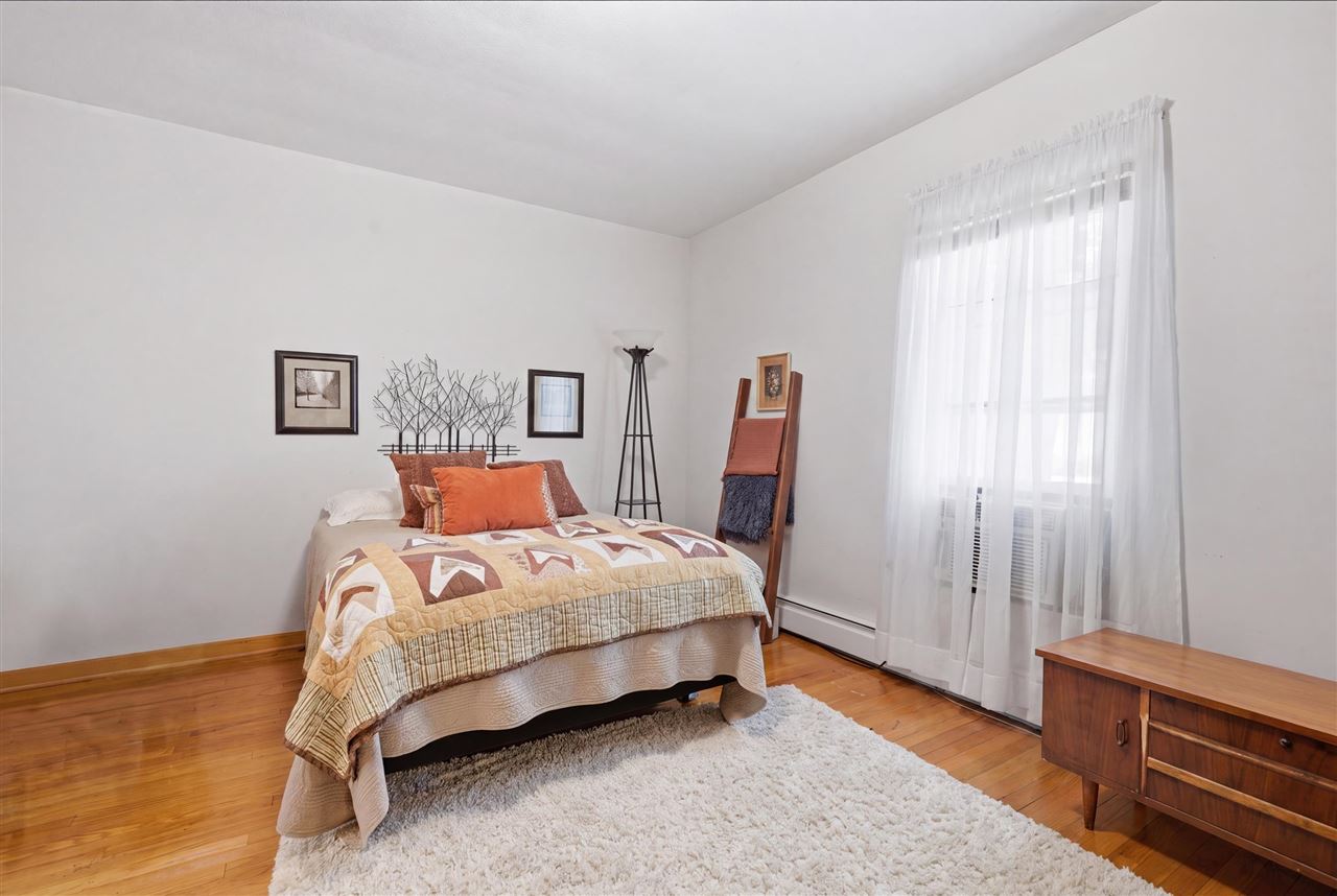120 N Knisel Riverside IA 52327