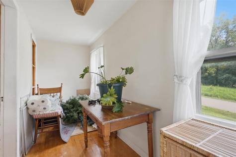 120 N Knisel Riverside IA 52327