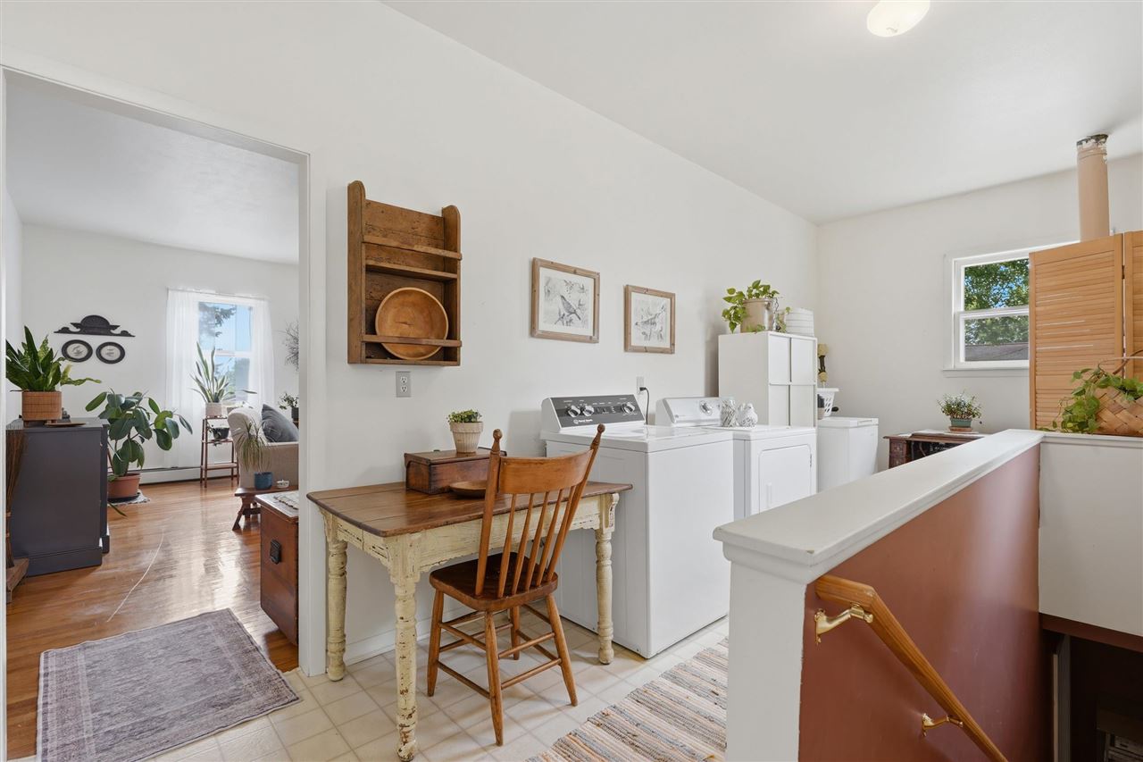 120 N Knisel Riverside IA 52327