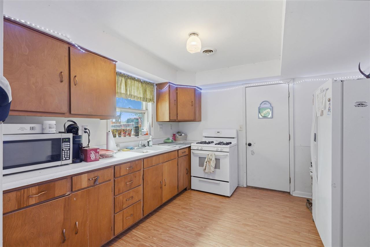 120 N Knisel Riverside IA 52327
