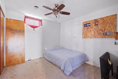 120 N Knisel Riverside IA 52327
