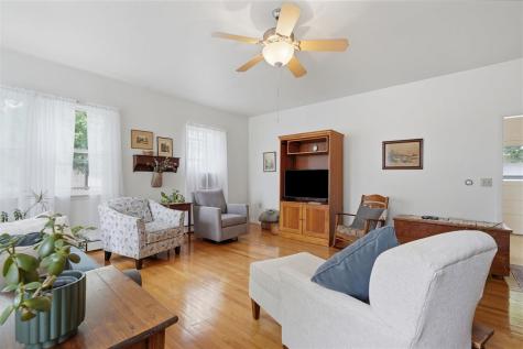 120 N Knisel Riverside IA 52327