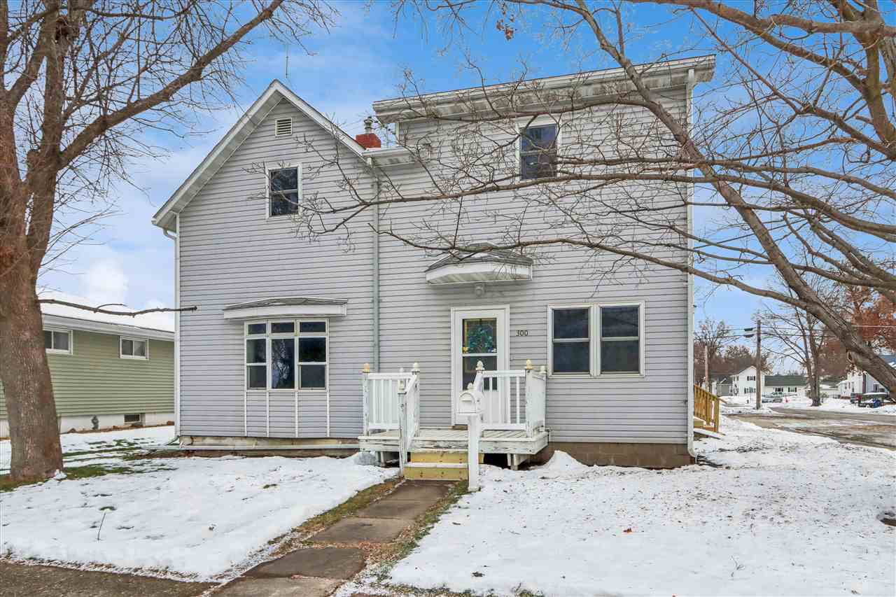 300 W Pine Street Marengo IA 52301