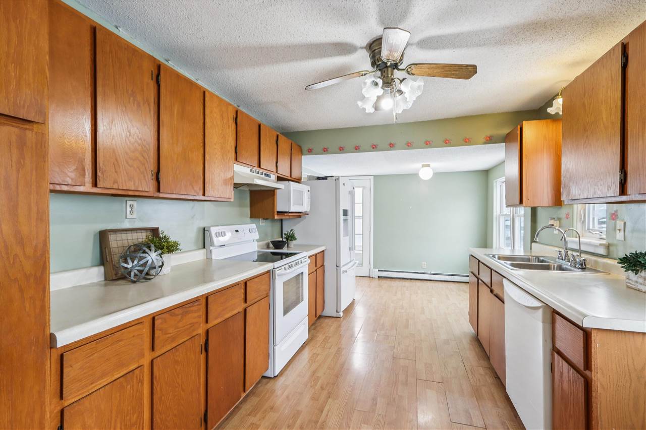 300 W Pine Street Marengo IA 52301