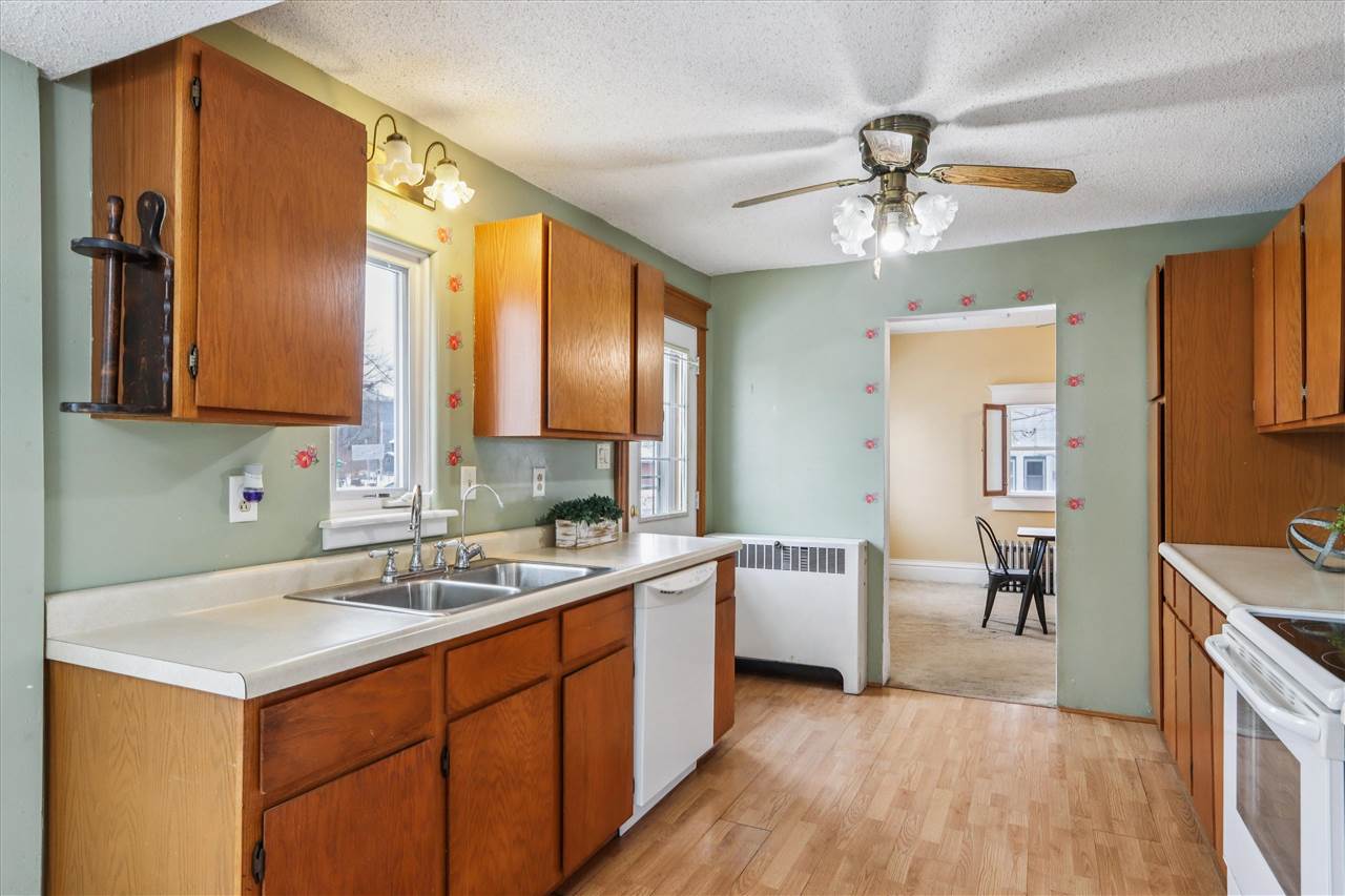 300 W Pine Street Marengo IA 52301
