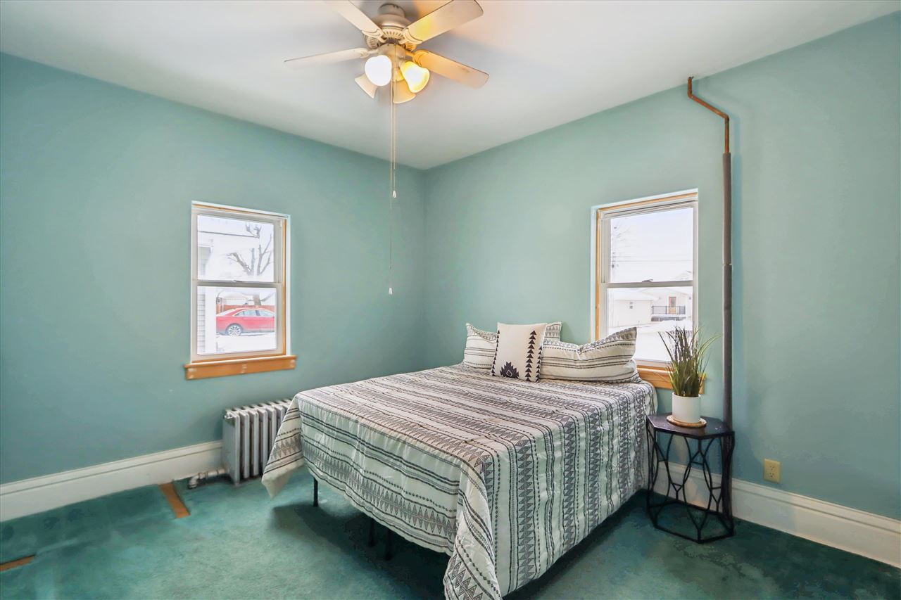 300 W Pine Street Marengo IA 52301