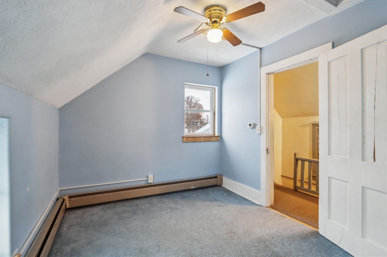 300 W Pine Street Marengo IA 52301