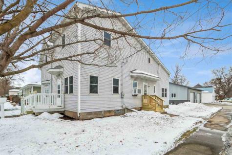 300 W Pine Street Marengo IA 52301