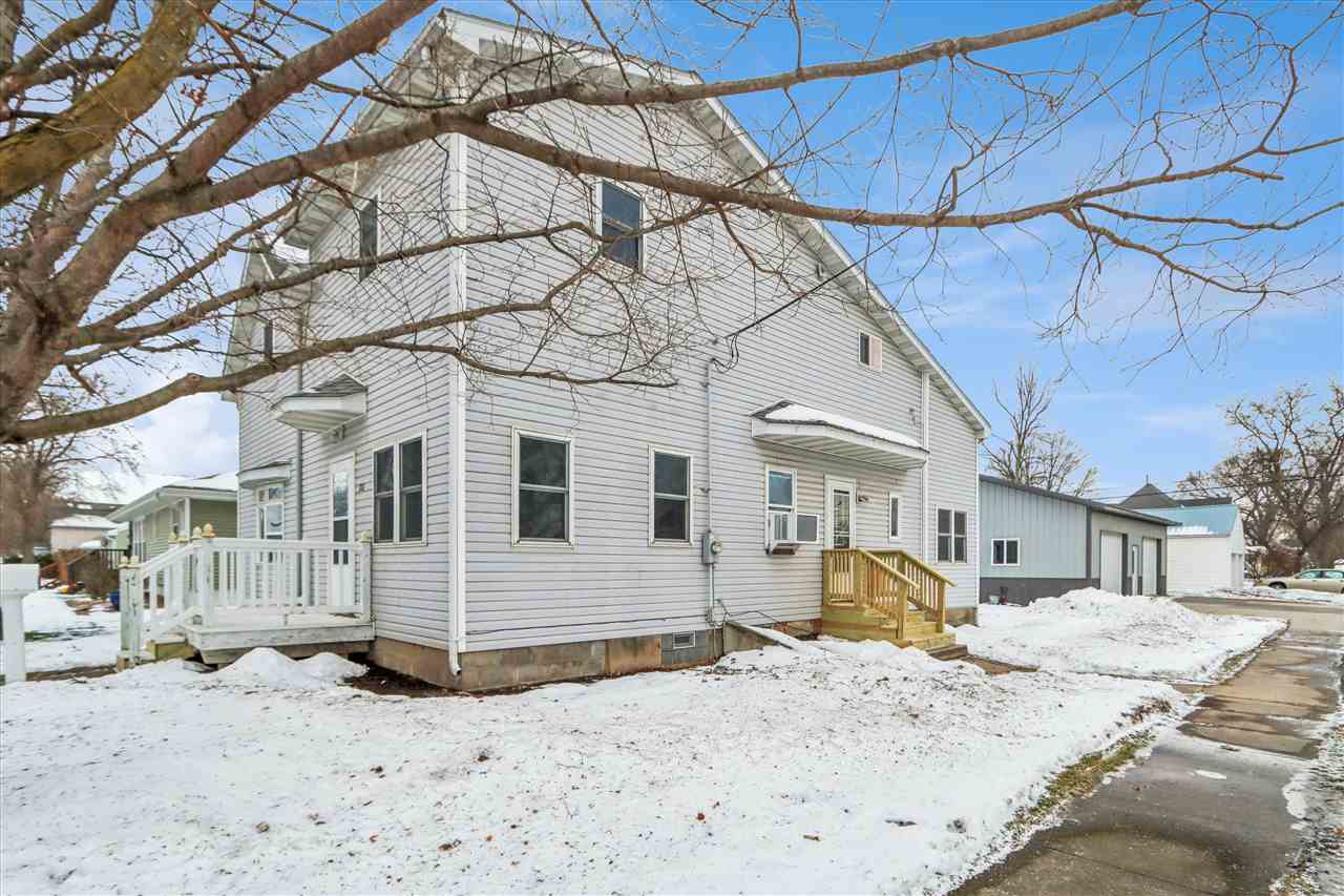 300 W Pine Street Marengo IA 52301