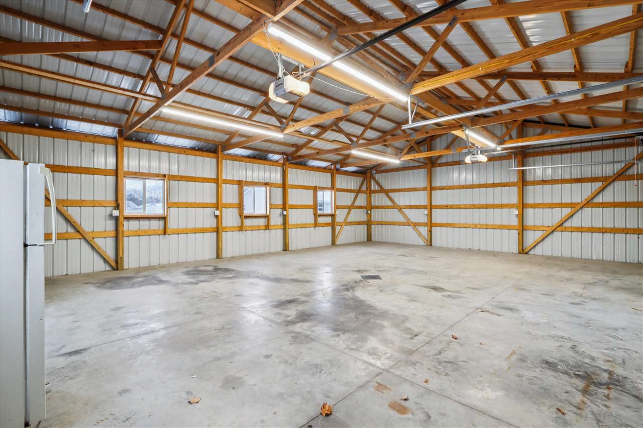 300 W Pine Street Marengo IA 52301