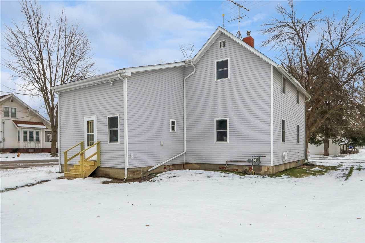 300 W Pine Street Marengo IA 52301