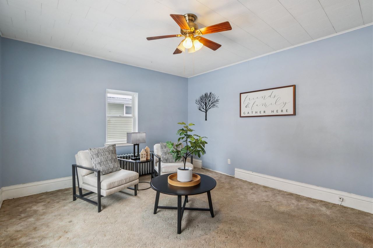 300 W Pine Street Marengo IA 52301
