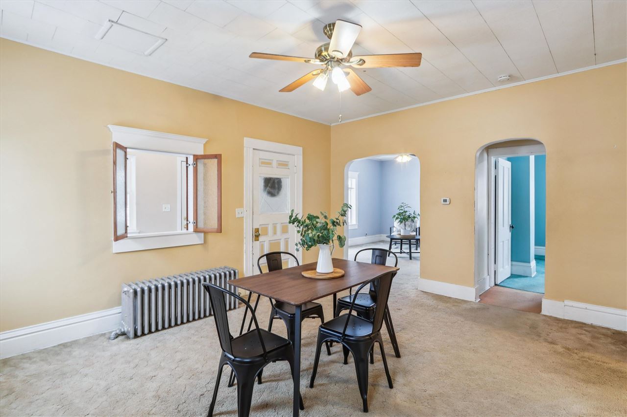 300 W Pine Street Marengo IA 52301