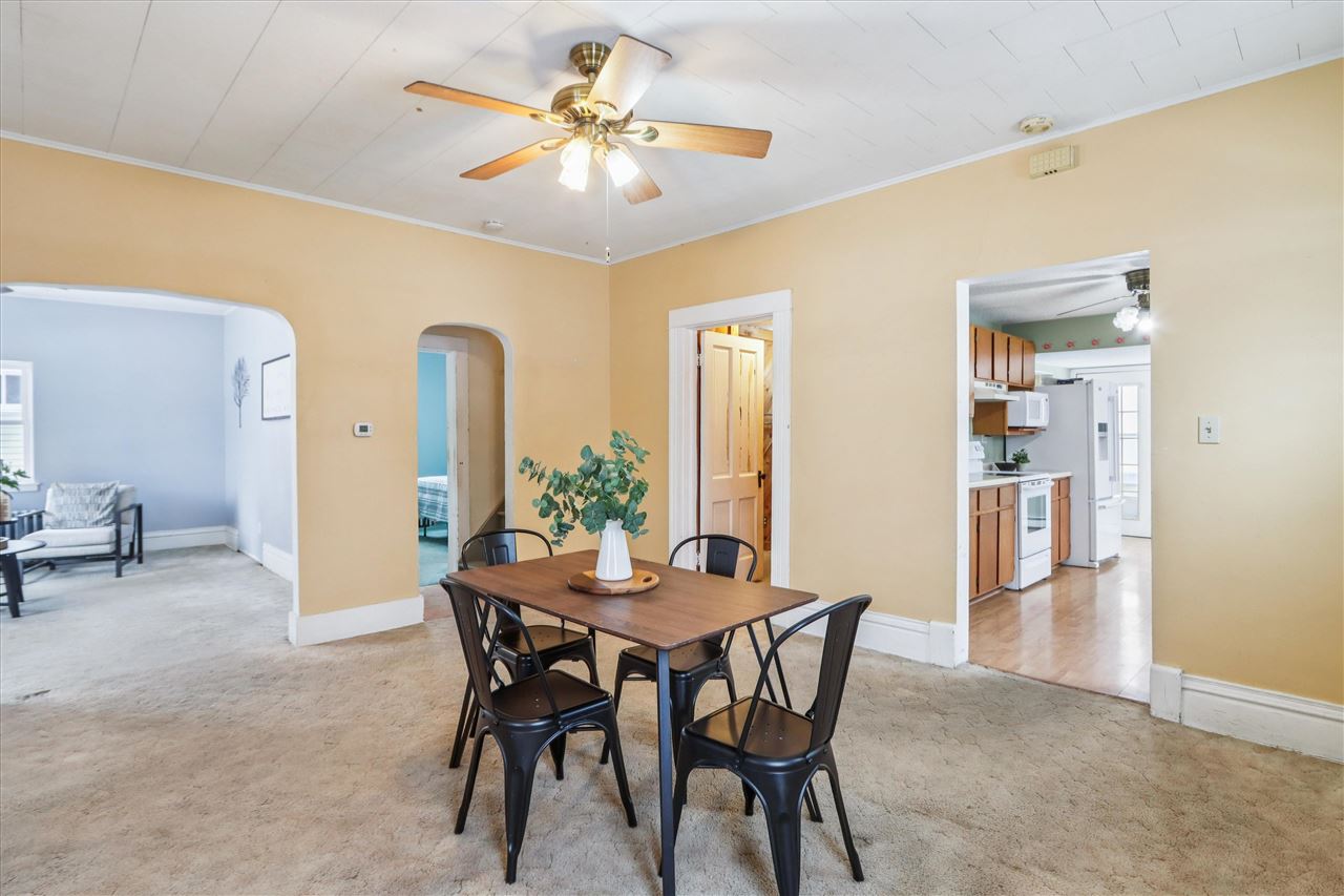 300 W Pine Street Marengo IA 52301