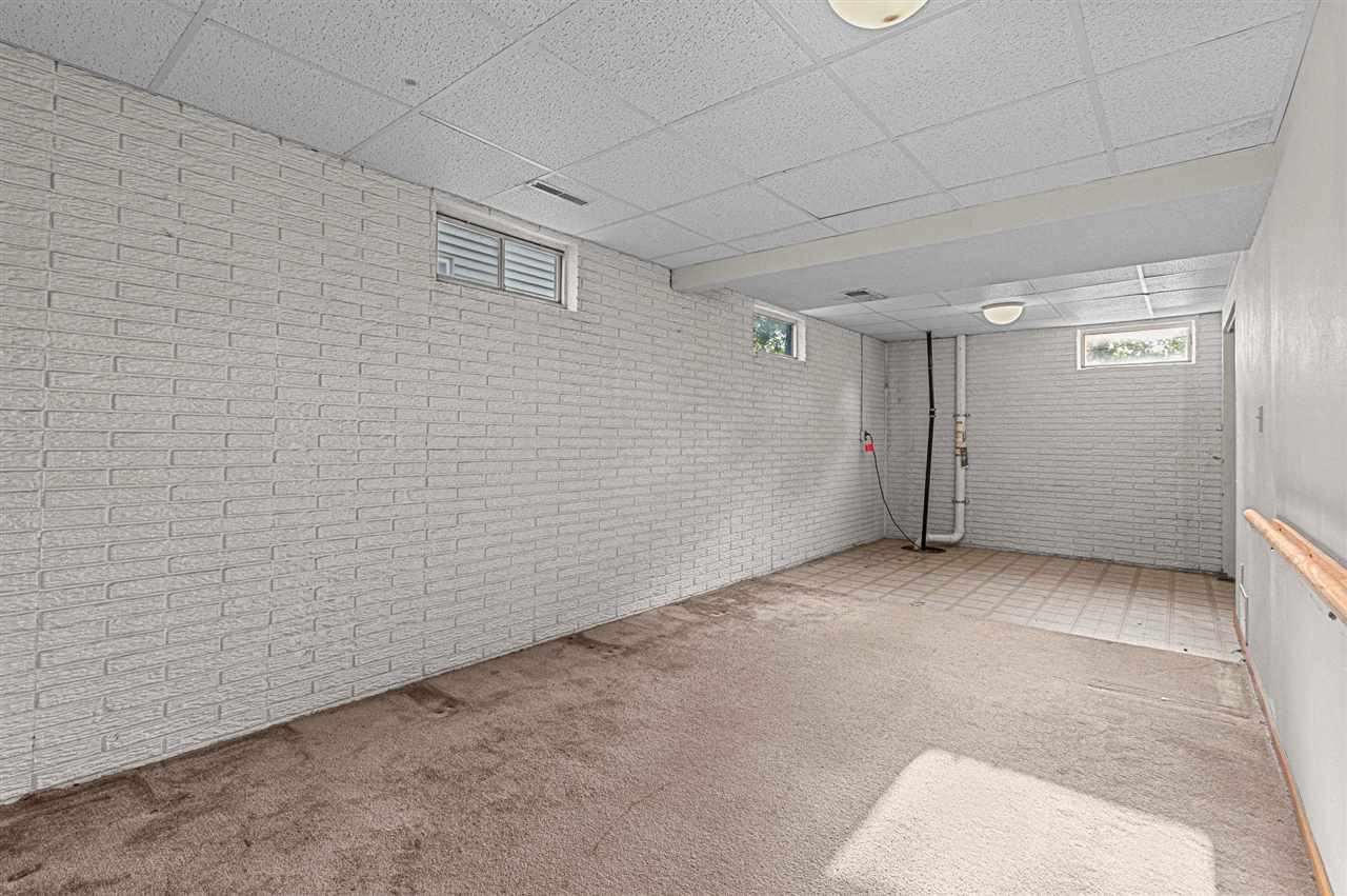 2225 Bancroft Drive Iowa City IA 52240