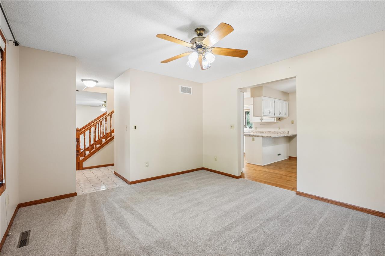 1129 Hampton Court Iowa City IA 52240-2927