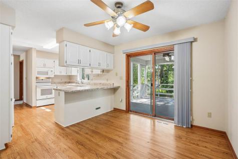 1129 Hampton Court Iowa City IA 52240-2927